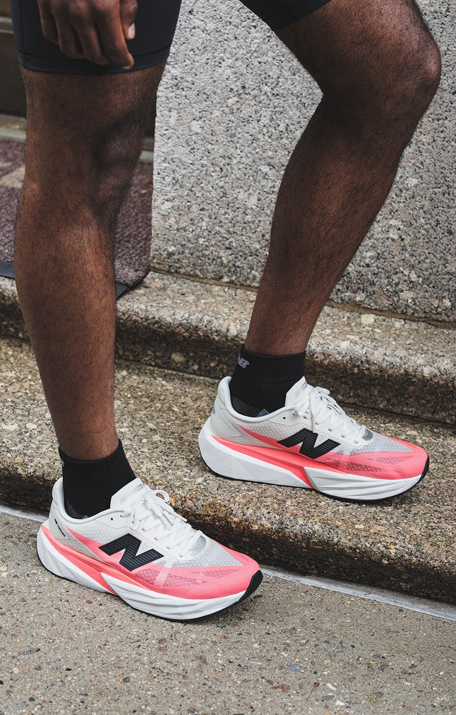 ★★New Balance★★ NBNEF22471 UNI Gradient Graphic Short Sl New Balance Uni GradaTion Graphic ShorT Sleeve T shirT