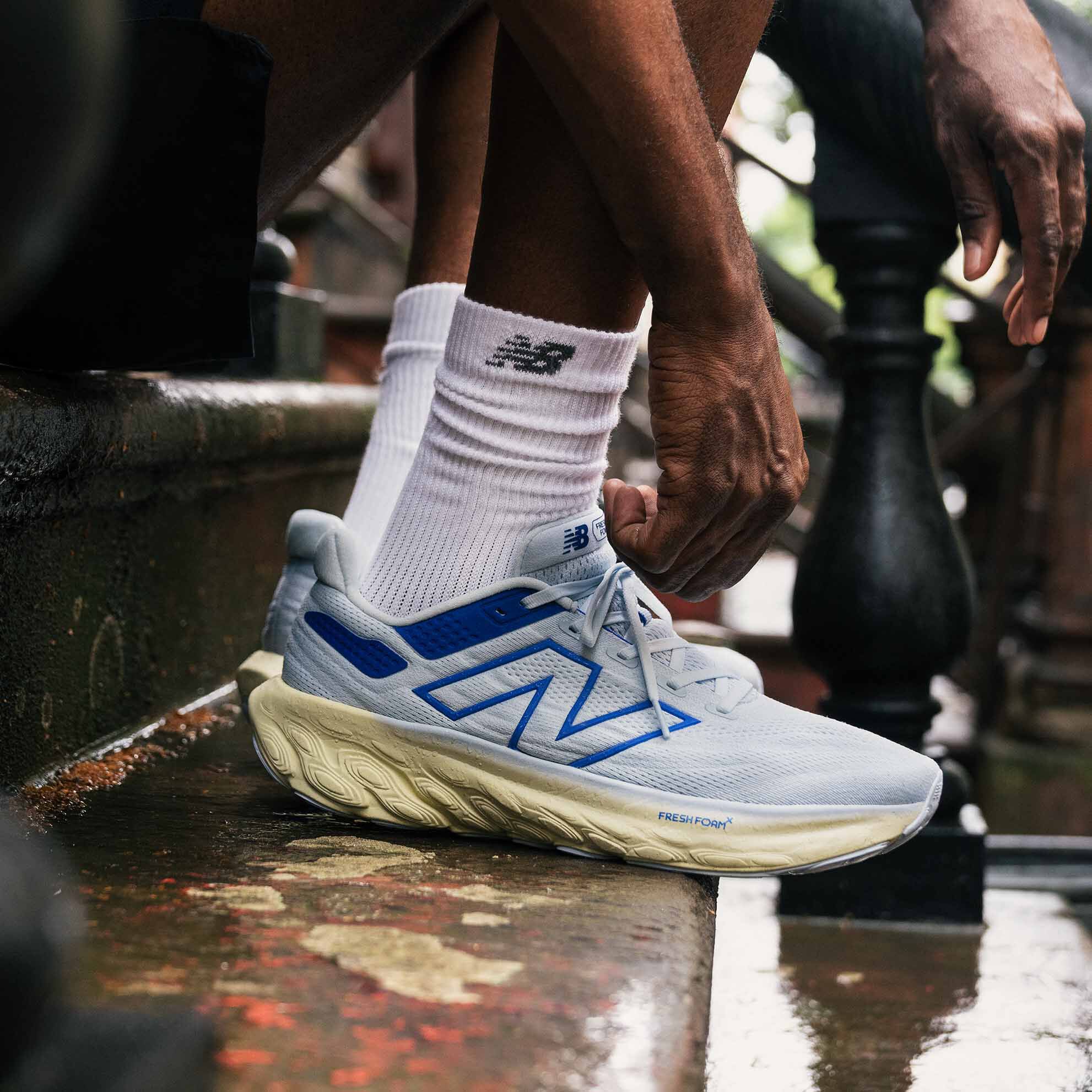 New balance running man 2025